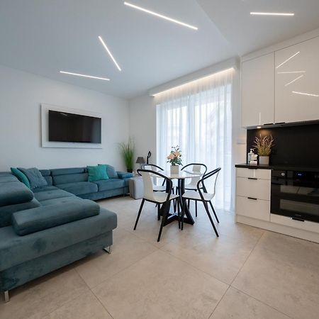 Apartament Z Tarasem Morska 8 Rewal 50M Do Morza Appartement Buitenkant foto